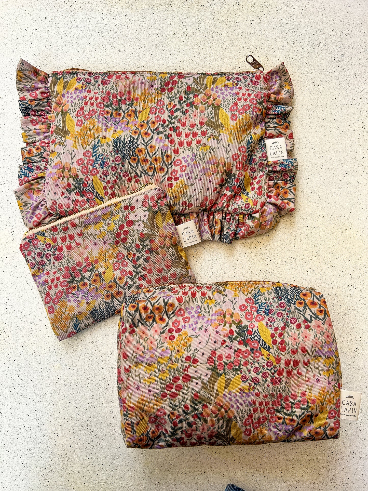 Estuche cosmetiquero amarillo