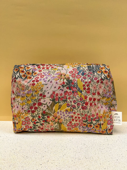 Estuche cosmetiquero amarillo